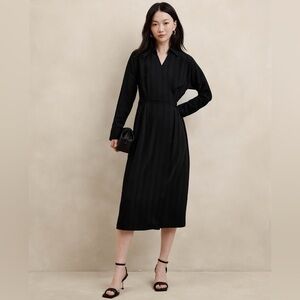 NWT! Banana Republic Black Tonal Stripe Wrap Midi Dress - Size Small 🍄‍🟫